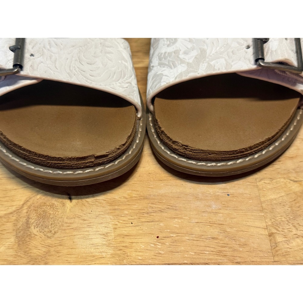 Very G Women White Floral Embossed Triple Strap Slide Sandals Size 7 - Picture 7 of 8
